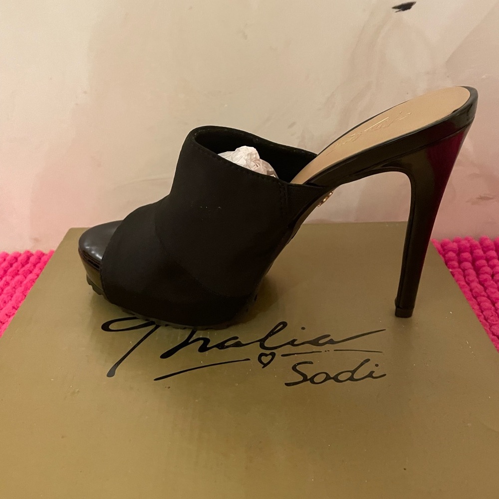 Thalia heels